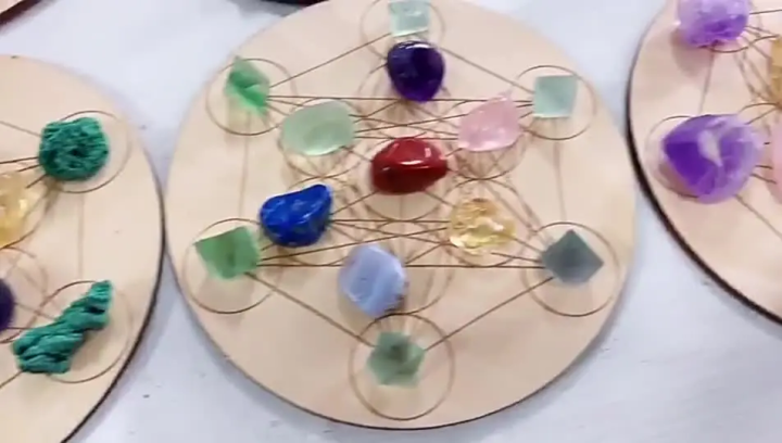 7pcs/set Natural Crystal Mixed  seven Chakra Healing Stone + Seven Star Array Wood Plate Gravel Chips Chakra Home decor Gift home decoration item