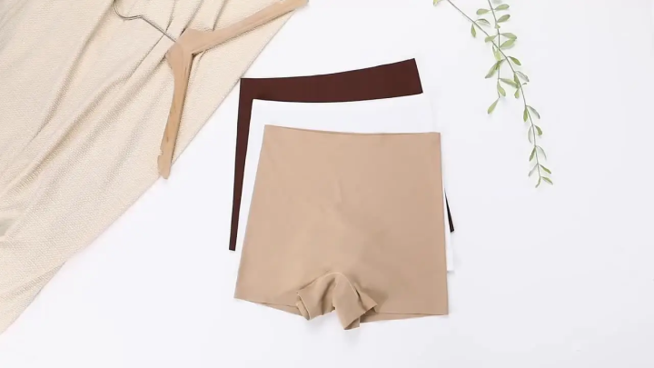 Hot Sale Seamless Ice Silk Solid Biker Shorts Boxer Short Leggings Sports Yoga Pants Seamless Women Shorts Panties