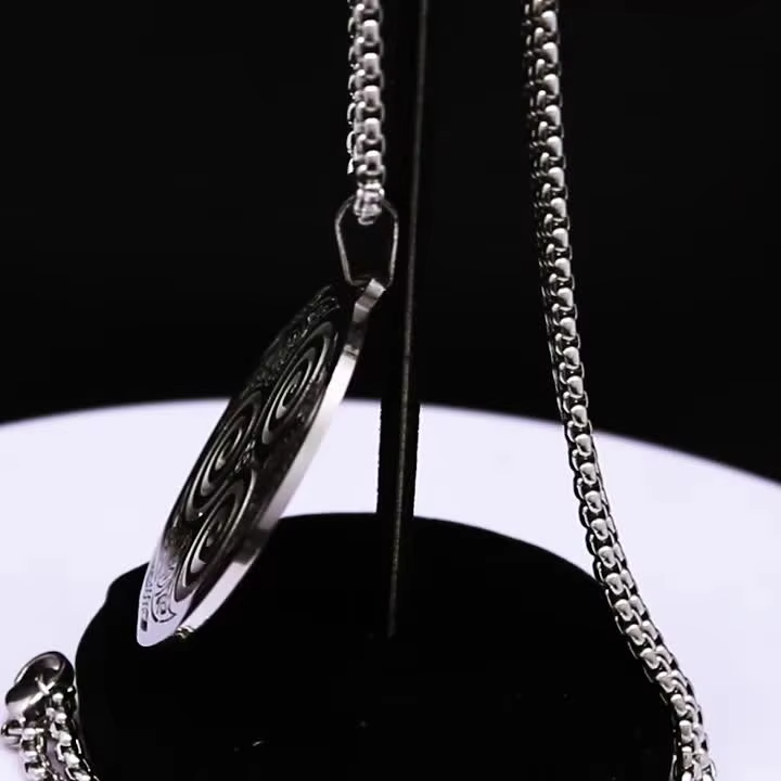 Stainless Steel Witchcraft Vortex Necklace Silver Color Viking Triskelion Celtic Knot Spiral Triskele Necklace Jewelry N7062S02