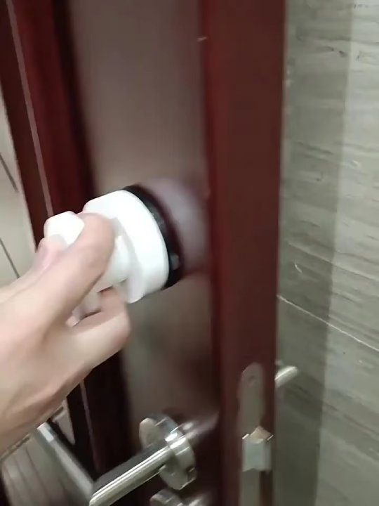 Anti-slip Handrail with Suction Cup No Drilling Shower Handle Offers Safe Grip for Safety Grab in Bathroom Bathtub Glass Door