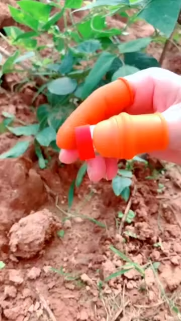 Silicone Thumb Knife + 5pcs Finger Protector Cutting Gears Vegetable Picking Knife Pinch Plant Leaf Scissors Garden Set Reusable Anti-Slip Silicone Finger Caps Protectors Specialty Kitchen Tools