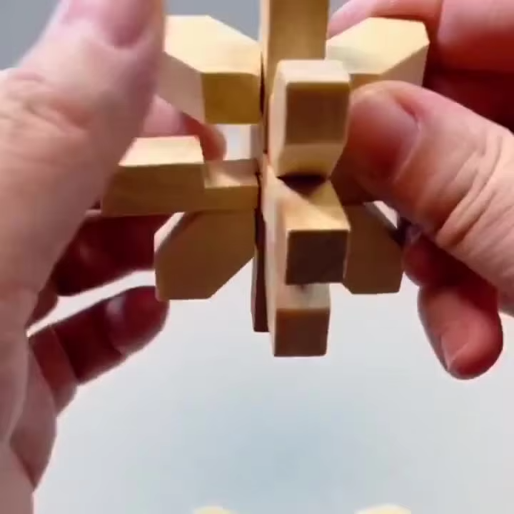 Wooden Kongming Lock,3D Brain Teaser Puzzle,Office Decompression Puzzle for Adult, Desktop Intelligence for Kids (Flower)