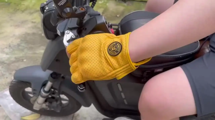 MJMOTO Retro Leather Motorcycle Half Finger Gloves Touchscreen Motocross Gloves Hard Shell Protection Motorbike Glove Breathable