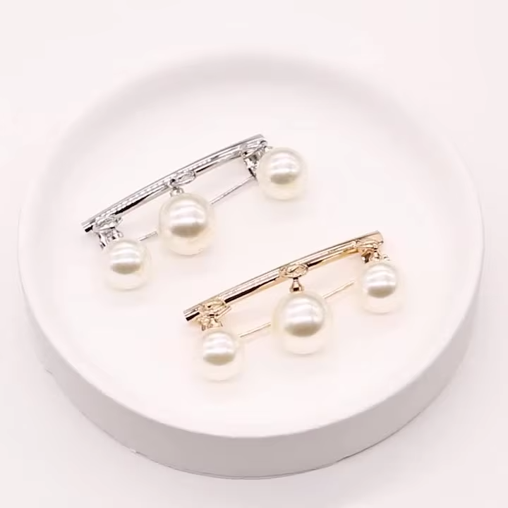 Elegant Fashion Pearls Brooch Pins For Women Fixed Straps Charm Safe Pin Brooches Clothing Clip Badge Dress Buckle Diy Jewelry