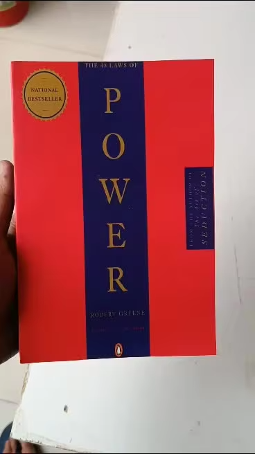 The 48 Laws of Power by Robert Greene - Paperback