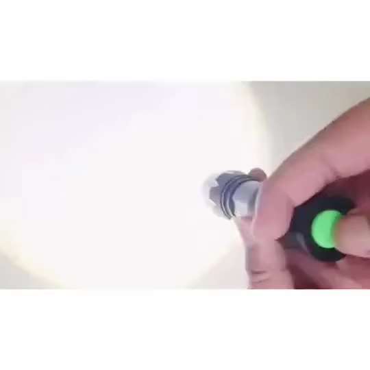 T6 Strong Light Flashlight LED Aluminum Alloy Telescopic Zoom Battery Version Charging Outdoor Searchlight Remote Flashlight