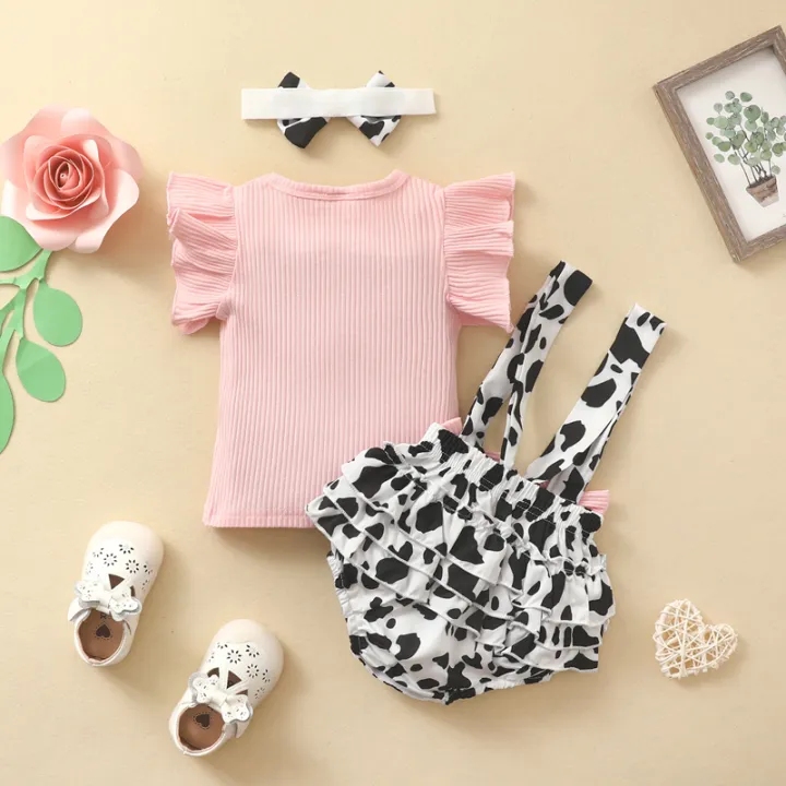 Baby%20Girls%20Three%20Pieces%20Clothes%20Outfit,%20Round%20Neck%20Fly%20Sleeve%20Tops%20+%20Milk%20Cow%20Printed%20Suspender%20Shorts%20+%20Headband%20-%20Image%203