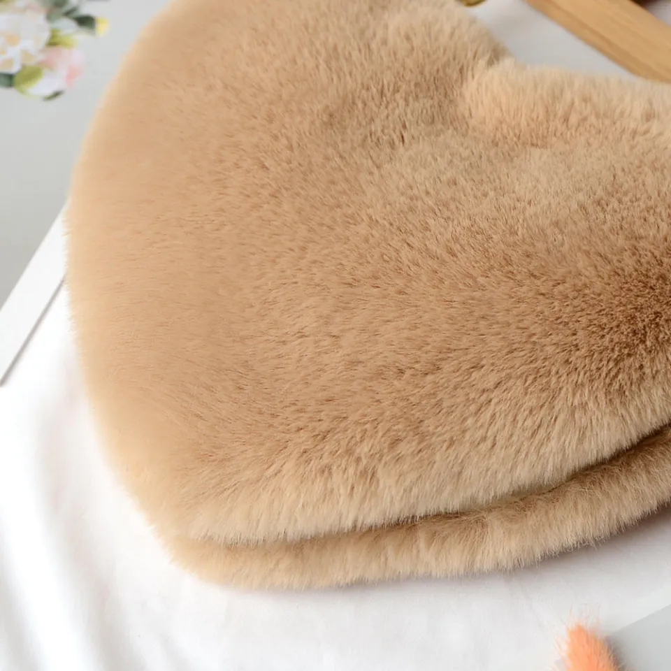 pink Heart-shaped handbags Daily Plush chain Fluffy plush handbags