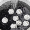 Laundry for stain removal, anti entanglement, friction, Japanese style magic, no damage to clothing, curved hollow cleaning ball.