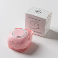 Pet cleaning products, brushes for cats and dogs, silicone massage brushes, pet bathing tools.