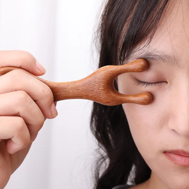 Deer%20Antler%20Acupuncture%20Comb%20Blood%20Circulation,%20Anti-Static%20For%20Head,%20Neck,%20Shoulder%20Wide%20Tooth%20Body%20Massager%20Tool%20Sandalwood%20Scalp%20Massage%20Comb%20-%20Image%204