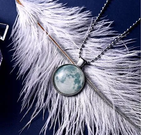 Review Moon Glow Jewellery MOON NECKLACE GLOW IN DARK