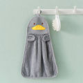 Cute children's coral velvet hand towels can be hung, absorb water, are durable, and easy to clean. They are hung on the washbasin in the bathroom, kitchen, and kitchen.
