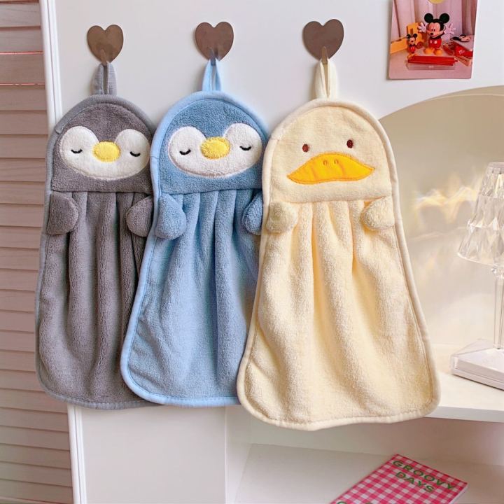 Cute%20children's%20coral%20velvet%20hand%20towels%20can%20be%20hung,%20absorb%20water,%20are%20durable,%20and%20easy%20to%20clean.%20They%20are%20hung%20on%20the%20washbasin%20in%20the%20bathroom,%20kitchen,%20and%20kitchen%20-%20Image%205