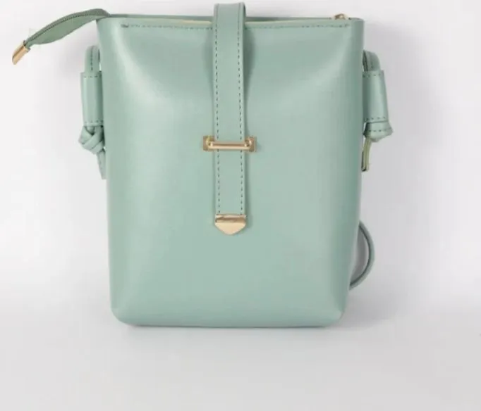 Women%20PU%20Crossbody%20Bucket%20Bag%20Faux%20Leather%20with%20Buckle%20for%20Work%20and%20Travel%20-%20Image%206