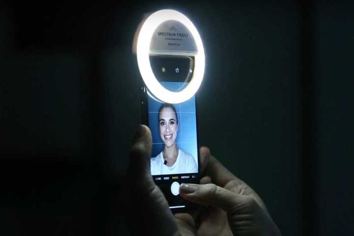Practical%20and%20Portable%20Selfie%20Flash%20LED%20Phone%20Camera%20Ring%20Light%20...%20-%20Image%202