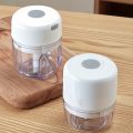 250ml mini rechargeable garlic chopper and meat grinder, durable and sturdy, suitable for grinding garlic, chili, onions, ground meat, nuts, and more. 
