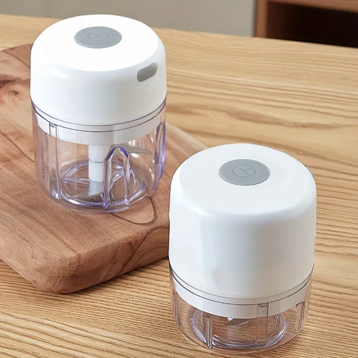 250ml%20mini%20rechargeable%20garlic%20chopper%20and%20meat%20grinder,%20durable%20and%20sturdy,%20suitable%20for%20grinding%20garlic,%20chili,%20onions,%20ground%20meat,%20nuts,%20and%20more%20-%20Image%203