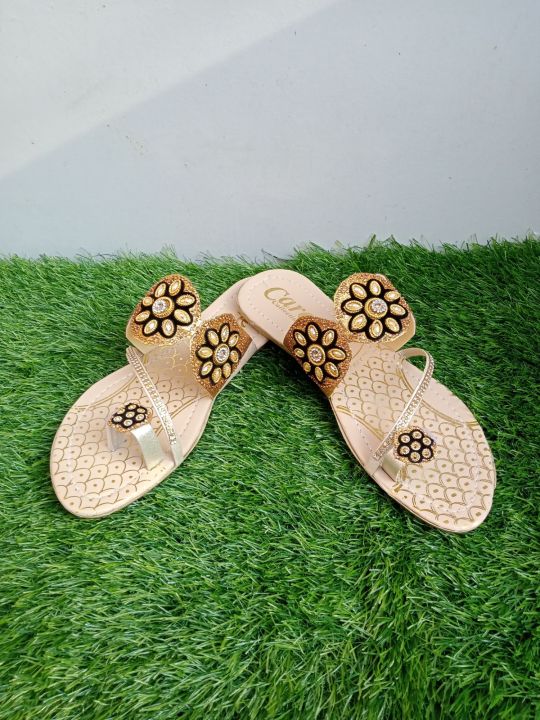 New%20Chappal%20for%20women%20and%20girls%20-%20Image%203