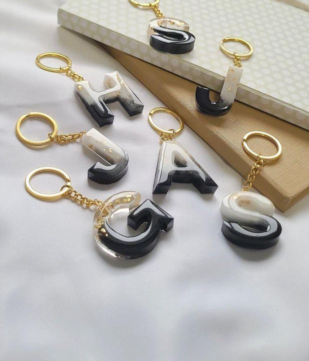 Customized%20Letter%20Keychain%20-%20Resin%20Art%20Land%20-%20-%20Image%206