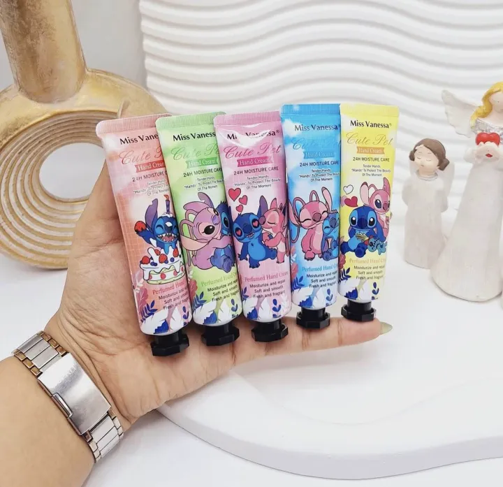 Pack%20of%203/2/1Miss%20Vanessa%20Cute%20Pet%20Hand%20Cream%20%E2%80%93%2024H%20Moisture%20Care,%20Soft%20&%20Smooth%20Hands,%20Non-Greasy,%20Cute%20Cartoon%20Design,%20Travel%20Size%20Lotion%20-%20Image%203