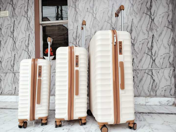 Luggage%20Trolley%20Bag%20It%20%203%20pieces%20Set%20-%20Image%202