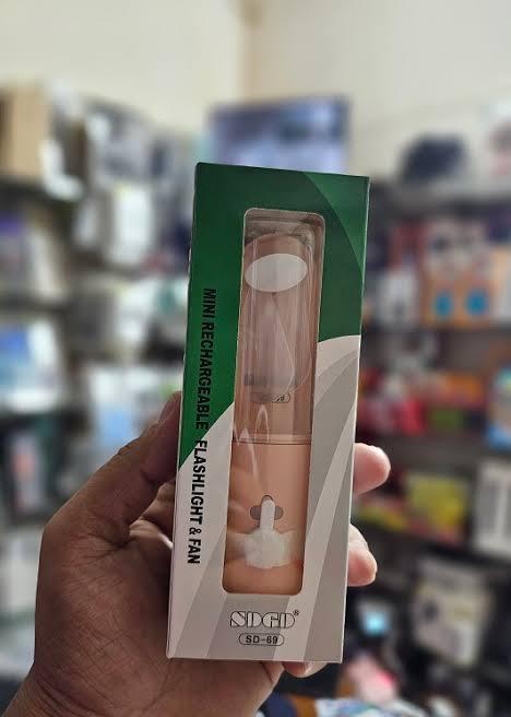 Mini%20USB%20Rechargeable%20Powerful%20Fan%20Foldable%20wing%20with%20Torch%20and%20Flashlight%20-%20Image%204