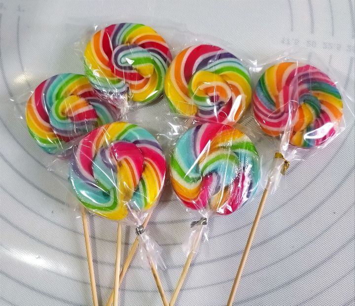 colourful rainbow round shape lollipop candy for birthday and payties 6pcs