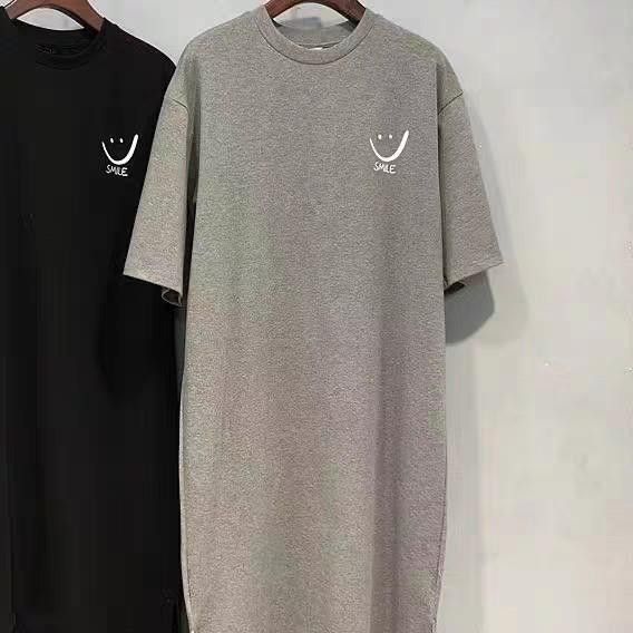 2025%20Plus%20Size%20Summer%20Women's%20Smiley%20Side-Slit%20T-Shirt%20-%20Casual%20Loose%20Fit%20Dress%20-%20Image%206
