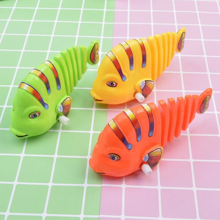Clockwork plastic fish Simulation animal plush jumping stail children's toys -1pcs