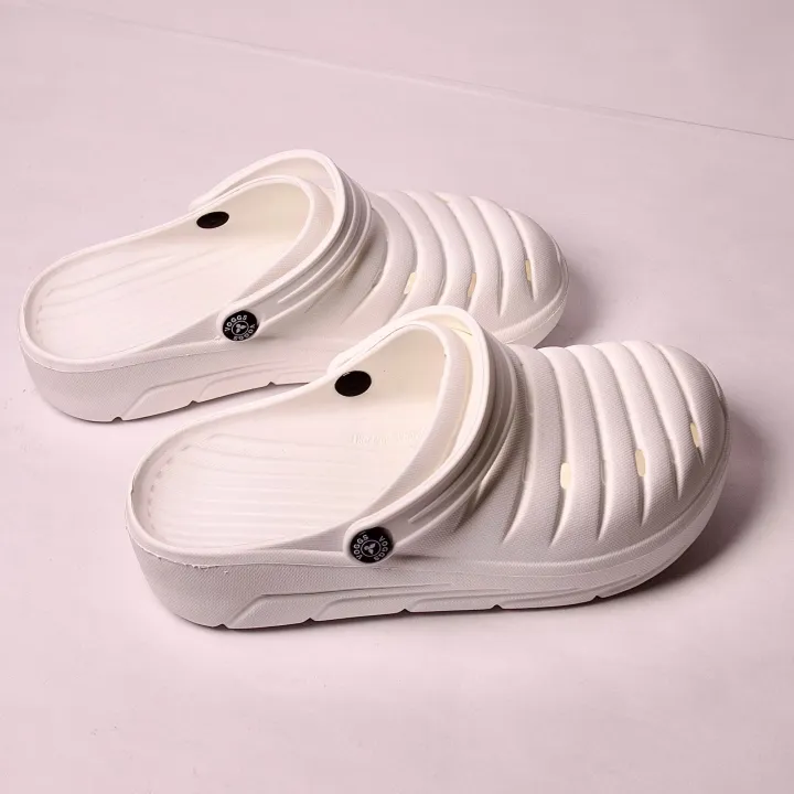 Men's%20Premium%20Comfortable%20Clogs%20%7C%7C%20Effortless%20All-Day%20Ease%20with%20Supportive%20Back%20Strap%20Sandals%20for%20Men%20-%20Image%205