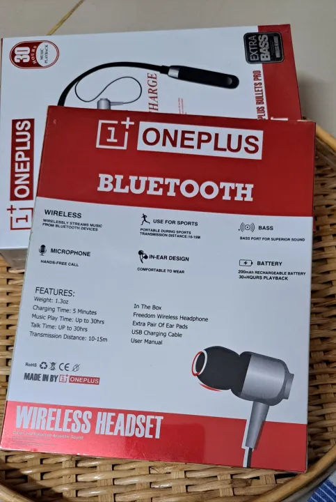 one%20plus%20bullet%20pro%20neck%20band%2030%20hour%20play%20back%20-%20Image%203