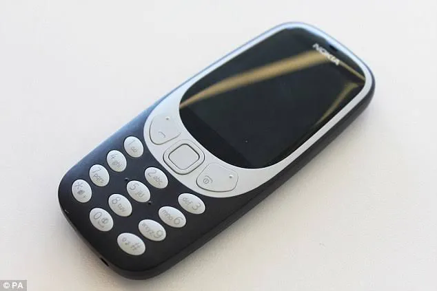 nokia%203310%20mobile%20double%20sim%20&%20memory%20card%20supported%20PTA%20approved%20long%20lasting%20battery%20backup%20(without%20internet)%20-%20Image%203