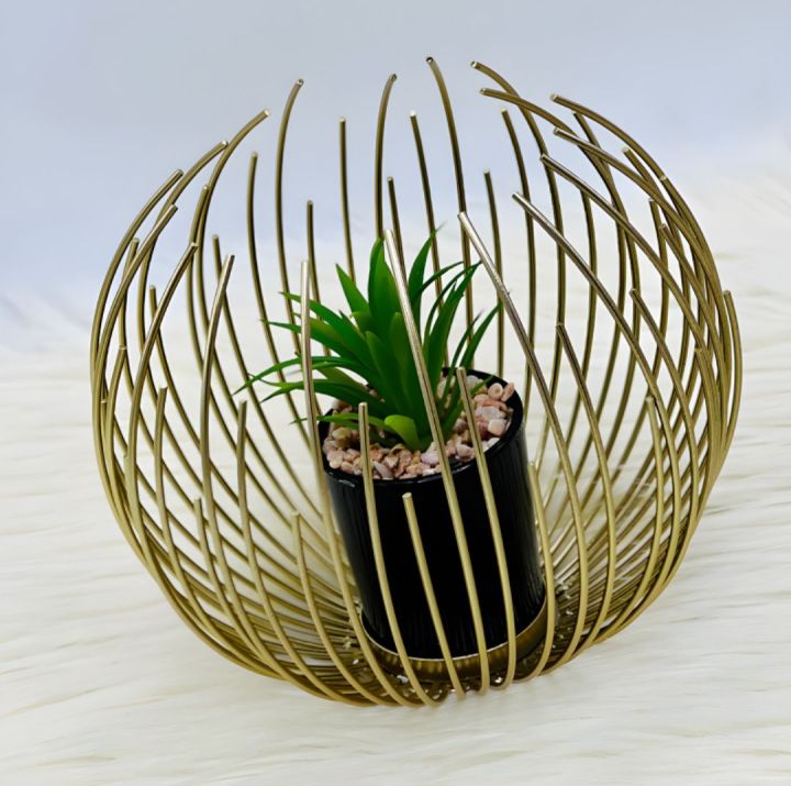 Artisan%20Crafted%20High-Quality%20Metal%20Alloy%20Sphere%20Planter%20For%20Elegant%20Room%20Decor%20-%20Image%204