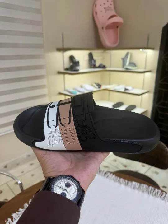 Men%20Slippers%20Trendy%20Straight%20Line%20Slippers%20Indoor%20Home%20AIR%20Bathroom%20Slides%20Outdoor%20Sports%20Beach%20Slippers%20Soft%20Sole%20Clogs%20-%20Image%206