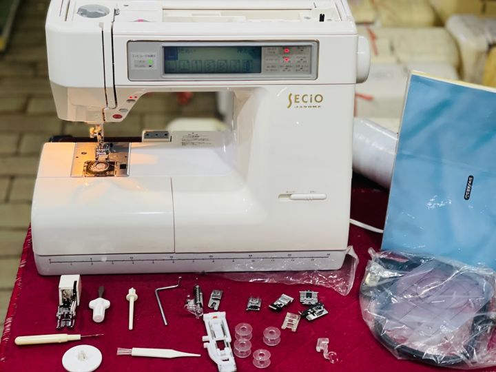 Janome%208210%20sewing%20machine%20-%20Image%208