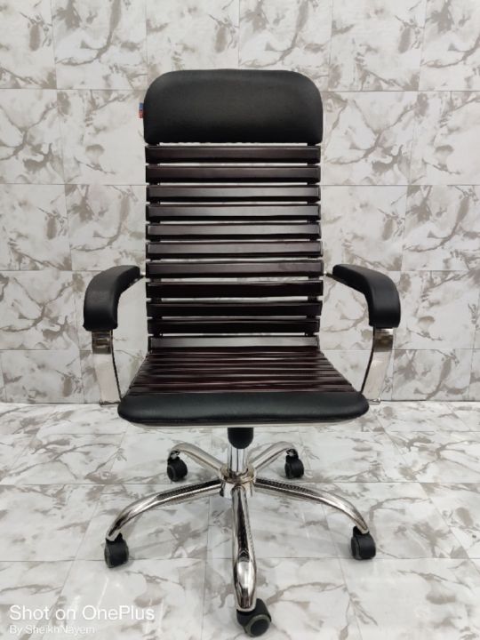 (FP-M-137-Ss)%20Executive%20Mahogany%20wood%20Best%20Quality%20Boss%20Chair%20-%20Image%204