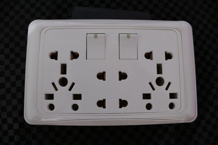 Double Light Plug 5 in 1 socket universal Multi functional socket maximum current 10 Amp 220 Volt AC.