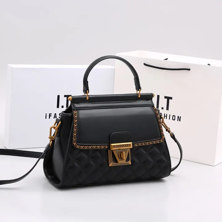Women's%20handbag%202024%20new%20autumn%20and%20winter%20high-end%20feeling,%20light%20luxury%20diamond%20grid%20small%20square%20bag,%20shoulder%20and%20crossbody%20-%20Image%203