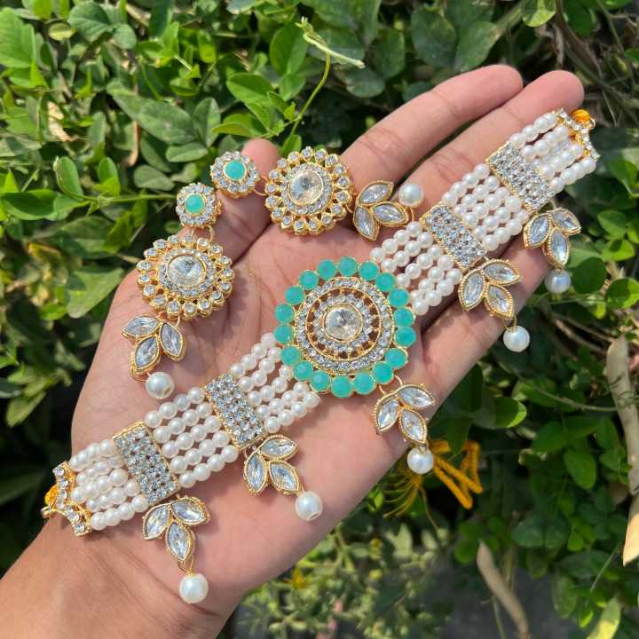 Double%20layer%20pearl%20chain%20choker%20set%20for%20women%20-%20Image%204