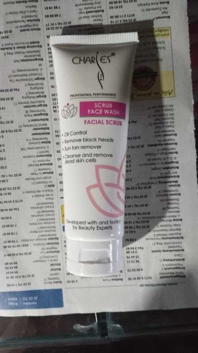Charles%20Face%20Wash%20100ml%20%E2%80%93%20Ultra%20Whitening%20&%20Scrub%20%7C%20Oil%20Control,%20Acne%20&%20Blackheads%20Remover,%20Gentle%20Daily%20Cleanser%20for%20Men%20&%20Women%20-%20Image%206