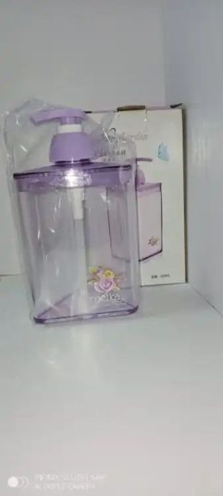 Acrylic%20Liquid%20soap%20dispanser%20bottle%20good%20quality%20-%20Image%203