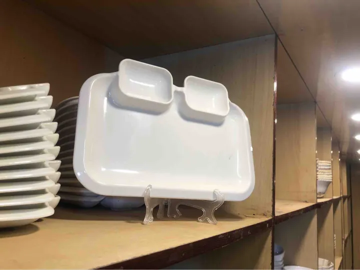 Melamine%20Portion%20Tray%20Burger%20tray/Tray%20for%20Burger%20Serving%20/Divided%20tray%20-%201%20Piece%20-%20Image%204