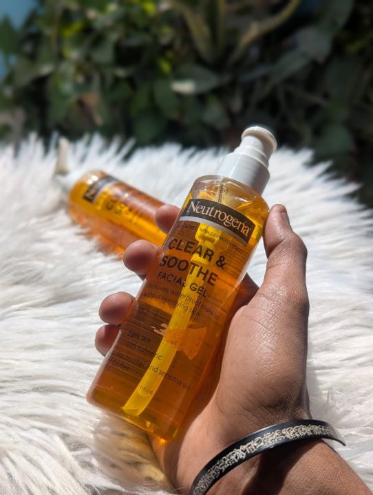 Clear%20&%20Soothe%20Facial%20Gel%20Cleanser%20200ml%20%7C%20Gentle%20Face%20Wash%20for%20Sensitive%20&%20Acne%20Prone%20Skin%20%7C%20Oil%20Free%20Hydrating%20Cleanser%20-%20Image%203