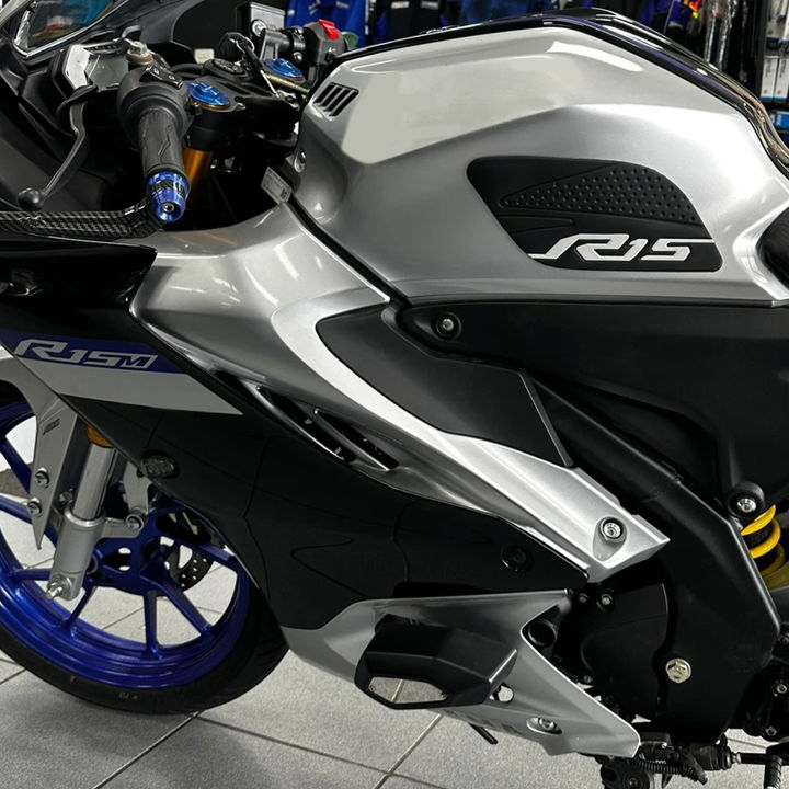 Suitable%20for%20Yamaha%20R15%20R15M%20Motorcycle%20%20Anti-Slip%20Pads%20Tank%20Traction%20Pads%20Heat%20Insulation%20Side%20Stickers%20Motorcycle%20Decals%20-%20Image%203