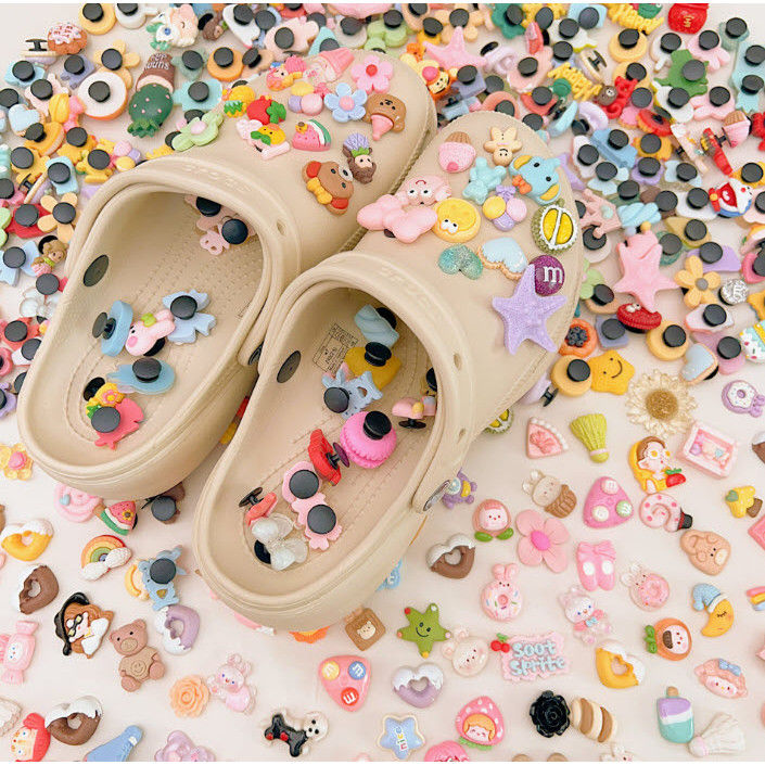 S0490%20random%20pattern%20Crocs%20Jibbitz%20jibbit%201%20PCs%20PVC%20gum%20paste%20shoes%20accessories%20DIY%20shoe%20decoration%20-%20Image%204