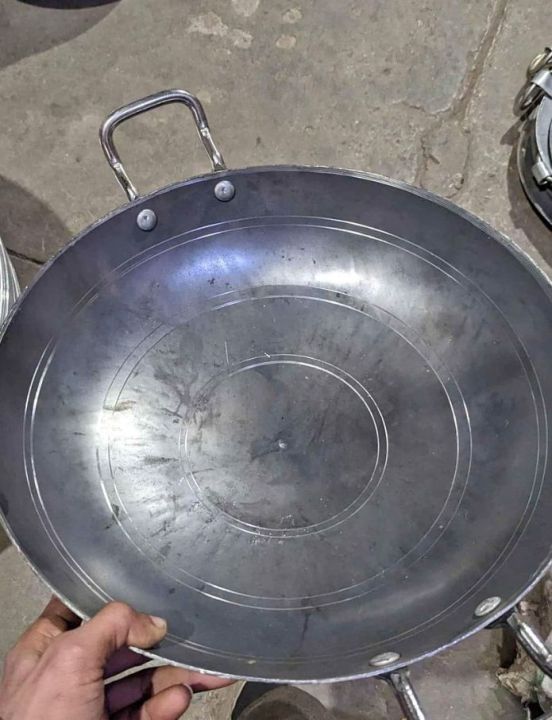 black%20iron%20karahi%20with%20steel%20handle%20best%20for%20making%20shanwari%20karahi%20mutton%20karahi%20chicken%20karahi%20heavy%20base%20-%20Image%206