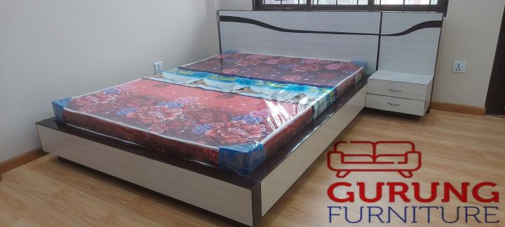 White%20Bed%20With%20Mattress%20_%20%20(%205Ft%C3%97%206.5Ft%20)%20-%20Image%204