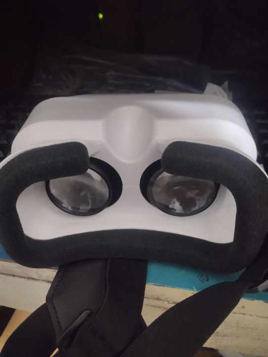VR%20Shinecon%20Box%205.0%20Mini%20VR%20Box%203D%20Glass%20Virtual%20Reality%20Headset%20for%20Smartphones%20With%20REMOTE%20-%20White%20and%20Black%20-%20Image%205