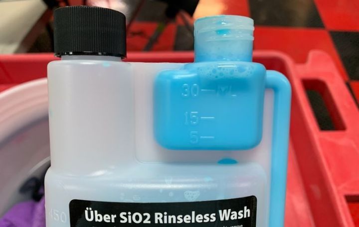 Wolfgang%20Uber%20SiO2%20rinseless%20wash%20from%20gallon%20-%20Image%204